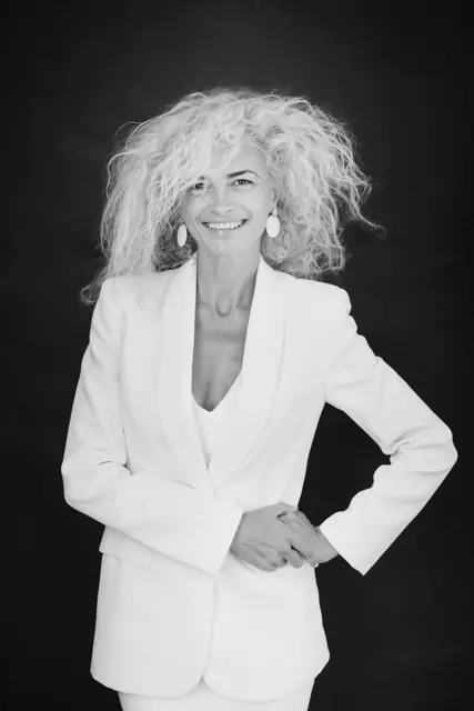 Adriana Calcan — Portret · 2023